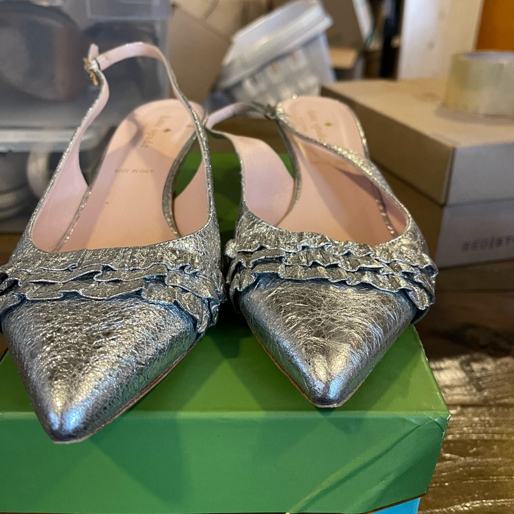 Kate Spade oliene silver foil metallic kitten heel size 8 1/2